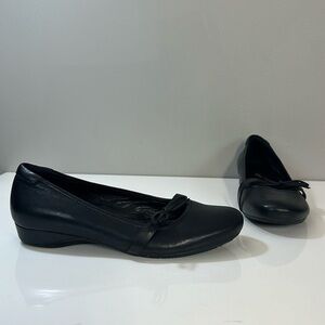 Ecco Madison Bow Top Flats Size 38(7-7.5)
